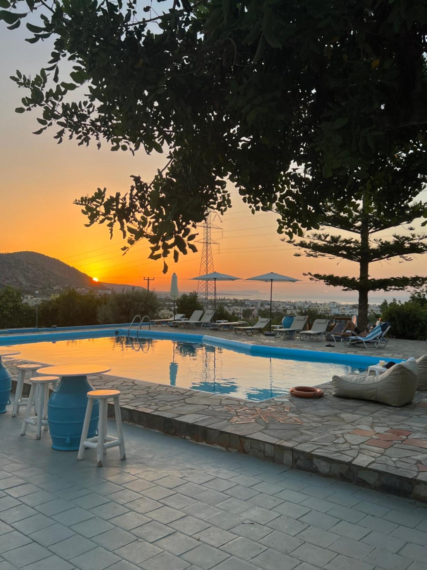 Silia Suites Малиа Экстерьер фото