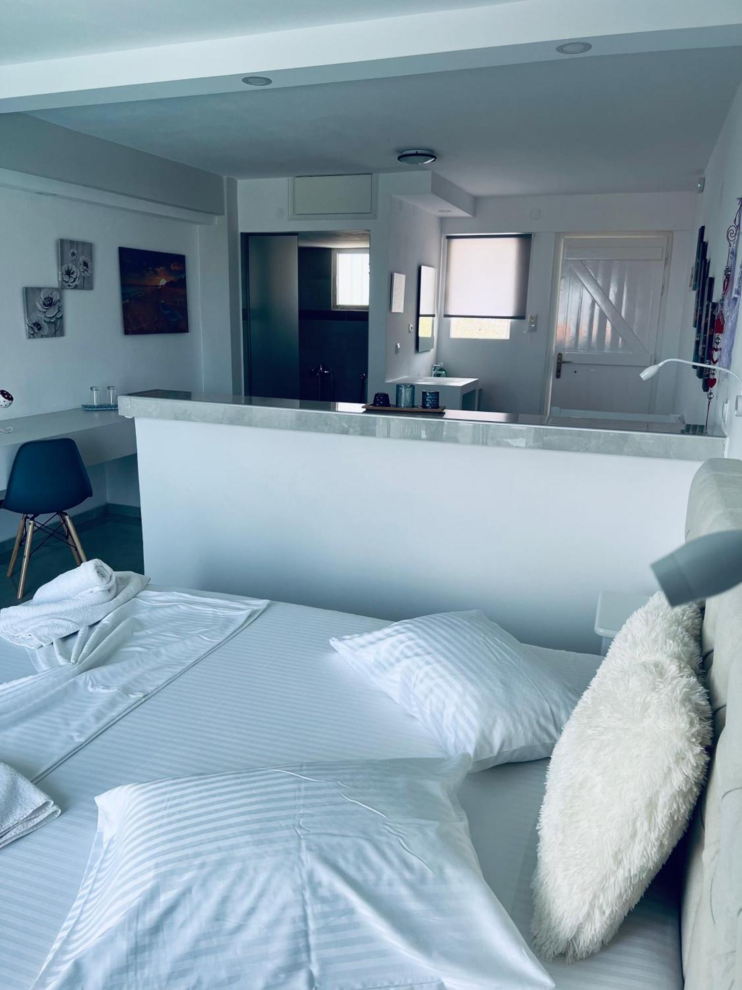 Silia Suites Малиа Экстерьер фото