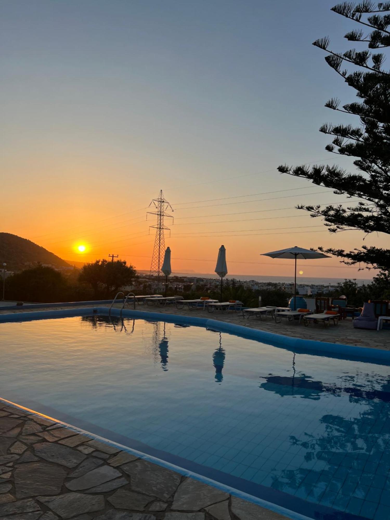 Silia Suites Малиа Экстерьер фото