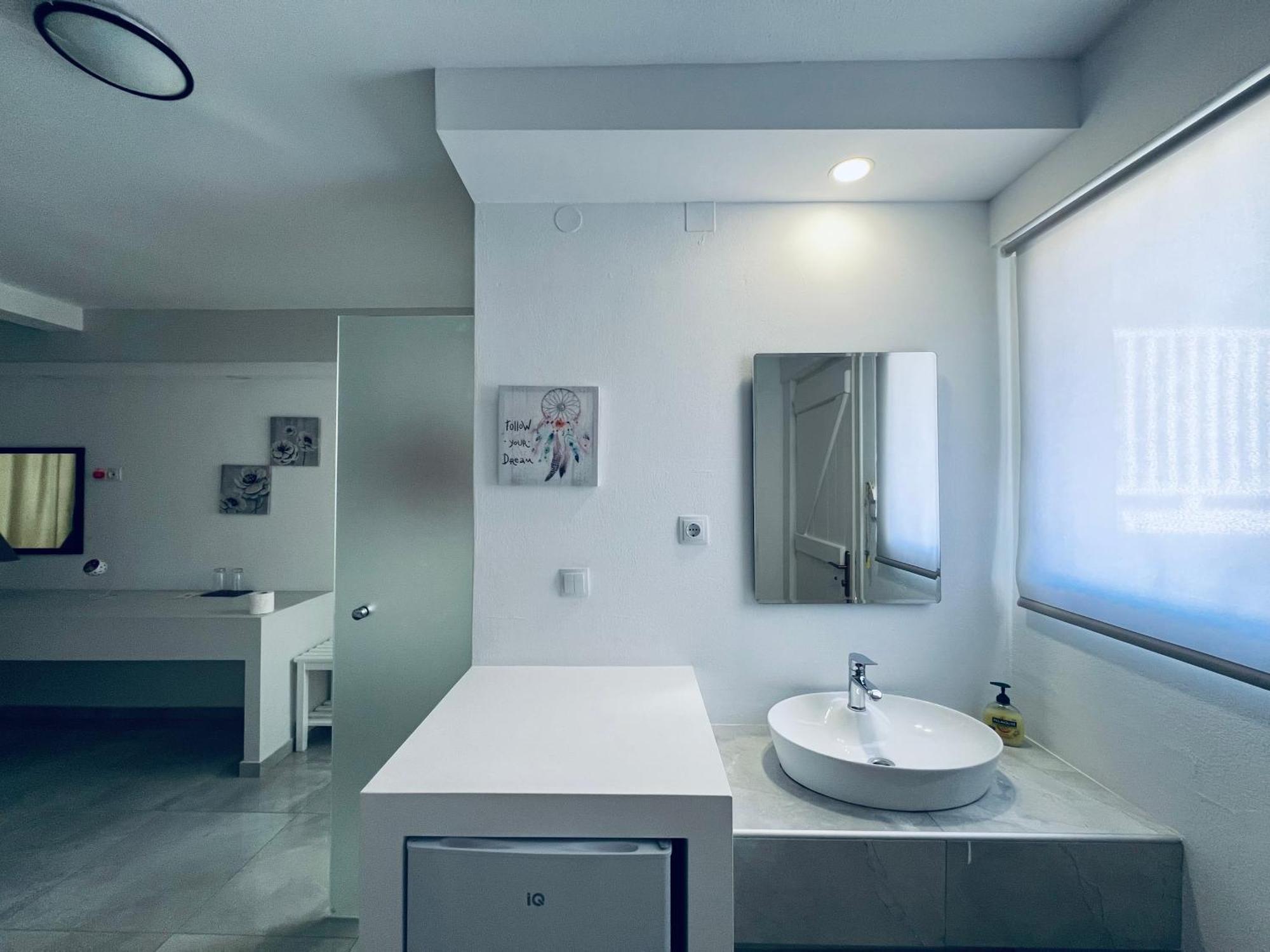 Silia Suites Малиа Экстерьер фото